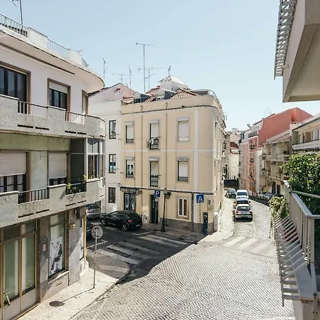 Charming For Big Groups In Apartment Lisbon